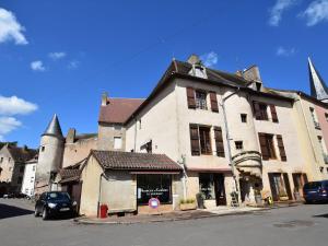 Cozy Holiday Home in Burgundy with Garden