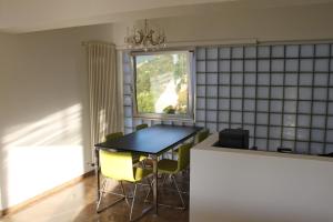 Lichtdurchflutete Ferienwohnung mit Panorama-Sicht und SchwimmbadSauna