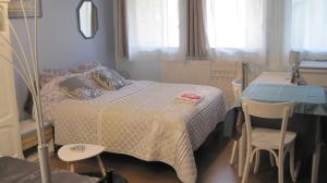 Sejours chez l'habitant Maison Saint Louis : Chambre Triple avec Douche