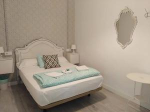 Standard Double Room with Shared Bathroom room in Pensión Cádiz
