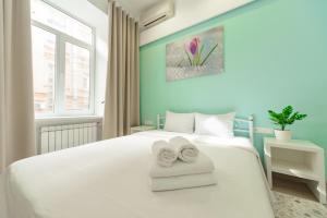 Apartment with 1 bedroom kitchen and balcony on Basseina street 5 room in Bessarabka Apartments