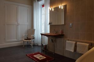 B&B / Chambres d'hotes Chateau de Savennes - Caveau de sabrage : photos des chambres