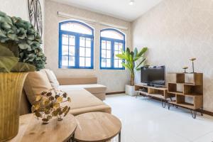 Rossio Penthouse Three-Bedroom Apartment w River View and Parking - by LU Holidays