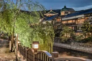 K's House Ito Onsen - Historical Ryokan Hostel - Ito