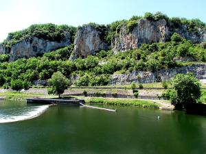 Maisons de vacances House with private, heated swimming pool and nature park, beautiful views : photos des chambres