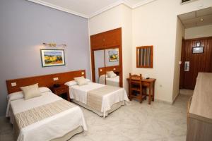 Triple Room room in Hotel Complejo Los Rosales