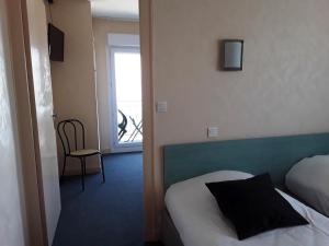 Hotels Hotel Evian Express - Terminus : Chambre Quadruple - Vue sur Lac