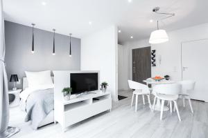 VIU White Moon Apartment