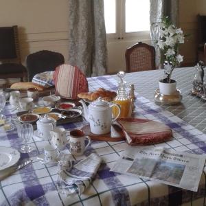 Le Château de BRESSEY & son Orangerie