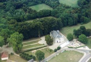 Chambres d'hôtes Le Château de BRESSEY & son Orangerie, Chambres d