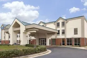 Days Inn & Suites by Wyndham Ridgeland - Canton