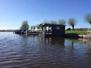 Waterhut 1 Aduarderzijl - Houwerzijl