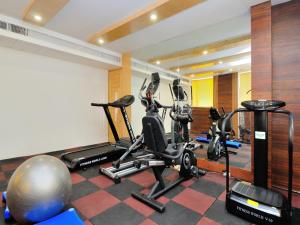 The Gold Regency - 02 Mins from New Delhi Railway Station
