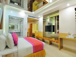 The Gold Regency - 02 Mins from New Delhi Railway Station