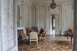 B&B / Chambres d'hotes Le Chateau de BRESSEY & son Orangerie : photos des chambres