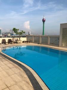Hedges Court Residencies 2 Bed Room with En- suite baths 103 sqm spacious Apartment