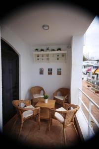 Avenida de la Cornisa 11