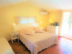 B&B / Chambres d'hotes B&B with charm, quiet, kitchen, sw pool. : photos des chambres