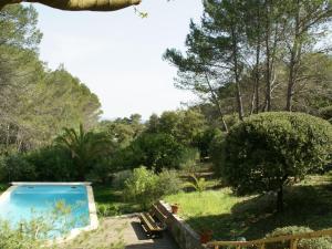 Maisons de vacances Lush Holiday Home in Draguignan with Private Garden : photos des chambres