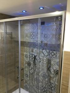 Junior Suite with Hydro-massage Shower