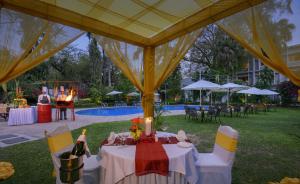 Hotel Clarks Varanasi Limited