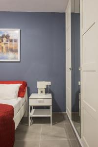 Full center of Las Americas, renovated, high floor