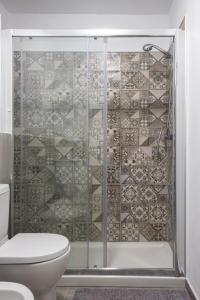 Full center of Las Americas, renovated, high floor