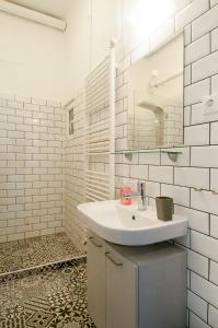 Stylish downtown apartment