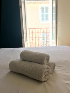 Hotels Hotel L'Atmosphere : Chambre Quadruple Confort avec Douche