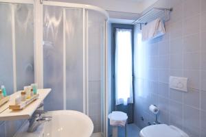 Double or Twin Room with Lake View room in Hotel Metropole Bellagio
