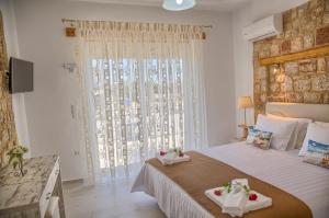 Haraki Stone Apartments