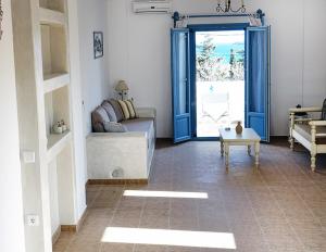 Flora Apartments Paros Greece