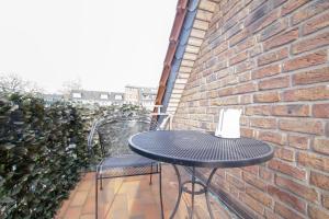Meerbusch Apartments - 3 Room Apartment with Balcony - 20 Min Messe DUS