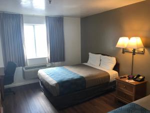 Ameri-Stay Inn & Suites