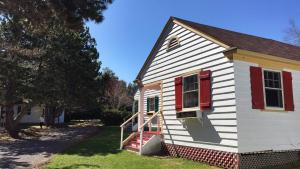 Green Gables Bungalow Court