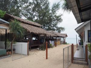 Bluesky Beach Bungalows