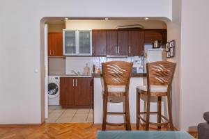 Comfortable One Bedroom Apartment in a Lively Area | Zona B5 | Russian Square