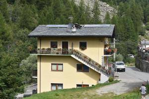 Apartment with Terrace - Separate Building