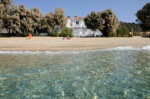 Pano sto Kyma Studios Lesvos Greece