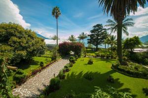 Hotel y Centro de Convenciones Jardines del Lago
