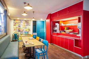 Hotels hotelF1 Avignon Centre Courtine gare TGV : photos des chambres