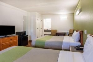 Motel 6-Knoxville, TN