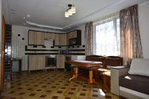 Хатина в Карпатах