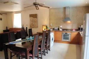 Sibaja Palms Sunset Beach Luxury Villa