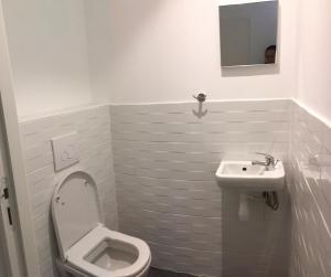 Appartements La ville a la mer numero 2 duplex en plein coeur du centre ville au calme terrasse et parking prive : photos des chambres