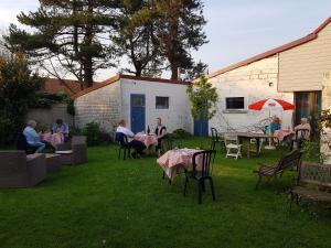 Au Gallodrome Chambres et Table dhôtes en Estaminet privé sur Drincham