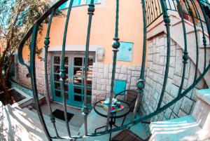 Polias apartment (near amphitheater)