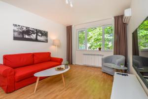 GORA Two Bedroom Central Apartment Zaimov Park