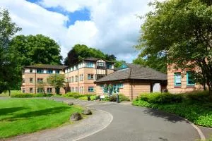 Alexander Court - Bridge of Allan