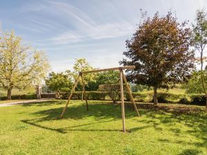 Maisons de vacances Graceful Holiday Home in Corr ze with Terrace : photos des chambres